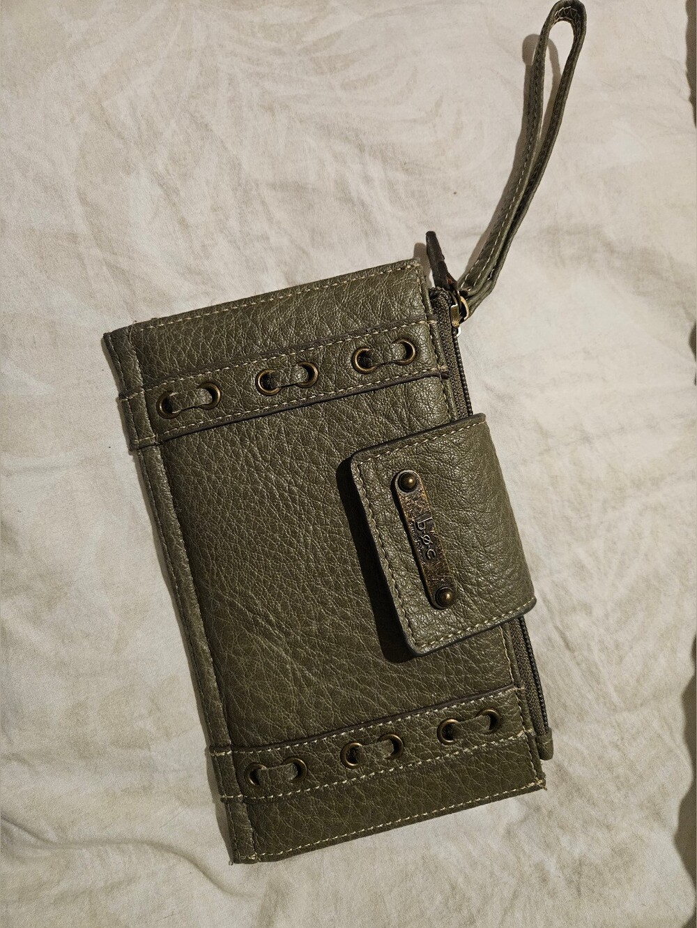 B.O.C. Olive Green Wristlet Wallet